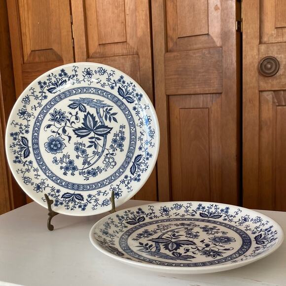 Vintage “Blue Onion” Transferware Dinner Plates, 2 - Picture 1 of 10